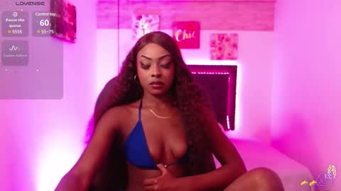 Nahomi  online show from 01-24-25, 08:22