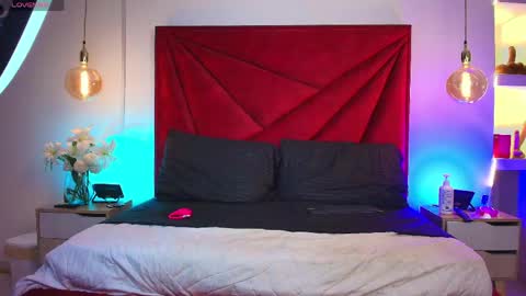 NahomiRoss online show from 05-13-26, 12:13