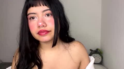 nahomy online show from 04-11-26, 01:15