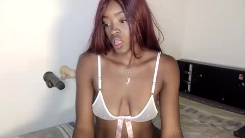 Nahomy  online show from 01-07-26, 05:04