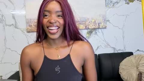 Nahomy  online show from 11-30-25, 10:03