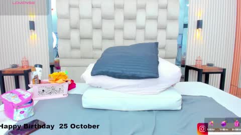 Snapshot of nahomye_taylor chatting on 10-08-25, 03:04 Nahomye online show from 10-08-25, 03:04
