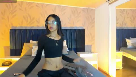 Snapshot of nahomygh chatting on 12-19-25, 11:28 Nahomy online show from 12-19-25, 11:28