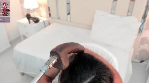 Nahomy Roberts online show from 01-18-26, 08:40