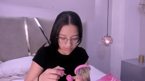 Snapshot of nai_blue chatting on 10-21-25, 01:34 nai_blue online show from 10-21-25, 01:34