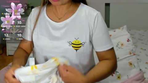 Snapshot of naia_7 chatting on 10-22-25, 02:34 Mile online show from 10-22-25, 02:34