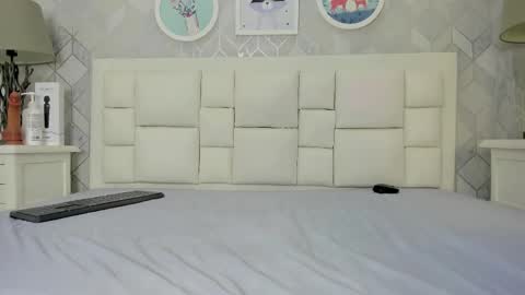 naia_cox online show from 10-11-25, 03:50