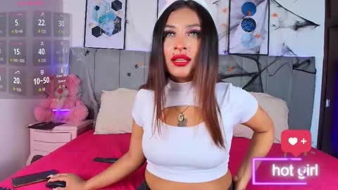 Snapshot of naia_cruz_ chatting on 10-18-25, 08:09 Naia online show from 10-18-25, 08:09