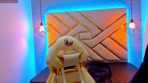    online show from 02-02-25, 06:31