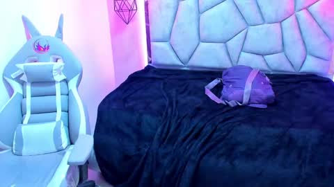    online show from 02-23-25, 01:35