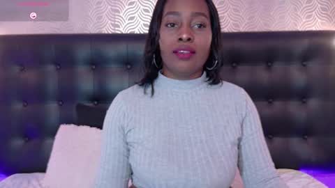 naiaramasson_ online show from 11-07-25, 12:16