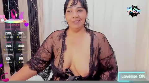 Snapshot of nailha1 chatting on 04-26-26, 11:08 Nailha online show from 04-26-26, 11:08