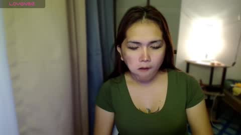 Snapshot of naisha143 chatting on 10-08-25, 10:18 MARY MAE online show from 10-08-25, 10:18