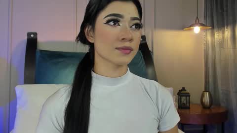 Naisha Ford online show from 10-25-25, 01:46