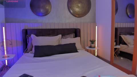 Naisha Ford online show from 11-14-25, 02:54