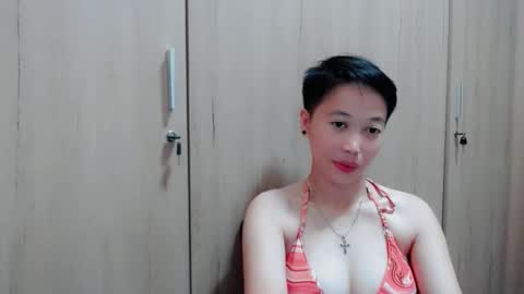 Snapshot of naked_melinda chatting on 04-05-26, 01:30 Melinda online show from 04-05-26, 01:30
