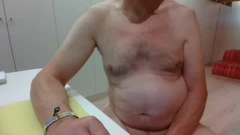 Snapshot of nakedcock5518782 chatting on 07-10-26, 10:29 nakedcock5518782 online show from 07-10-26, 10:29