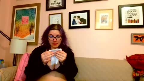 Snapshot of nakedcrafts chatting on 02-17-25, 05:58 Lizzy online show from 02-17-25, 05:58