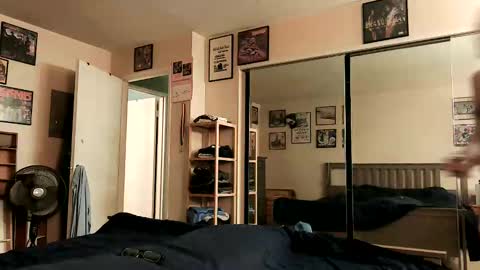 Snapshot of nakedmonkey chatting on 11-19-25, 01:49 nakedmonkey online show from 11-19-25, 01:49