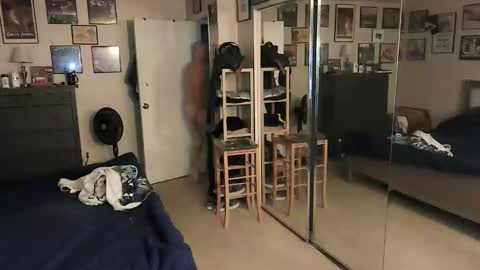 Snapshot of nakedmonkey chatting on 12-19-25, 01:34 nakedmonkey online show from 12-19-25, 01:34