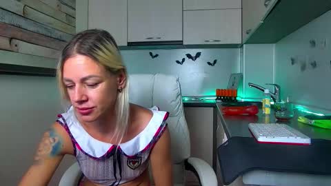 Snapshot of nally_ferrari chatting on 11-29-25, 01:41 Nally online show from 11-29-25, 01:41