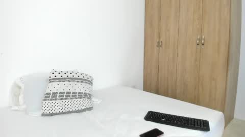 namimayers2 online show from 04-26-26, 11:02