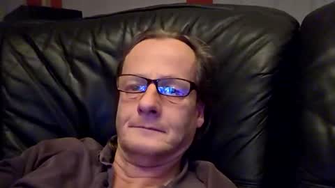 Snapshot of namorreyeb chatting on 11-28-25, 10:34 namorreyeb online show from 11-28-25, 10:34