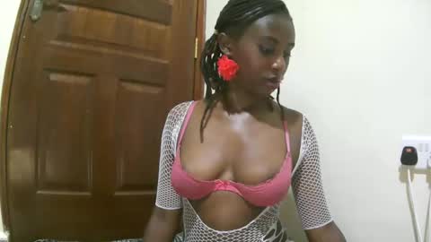 Snapshot of nana2095 chatting on 12-19-25, 04:14 nana2095 online show from 12-19-25, 04:14