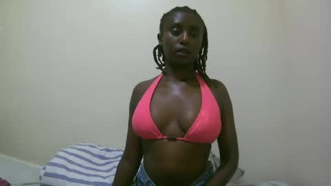 Snapshot of nana2095 chatting on 06-25-26, 01:16 nana2095 online show from 06-25-26, 01:16