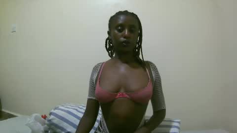 Snapshot of nana2095 chatting on 06-30-26, 01:17 nana2095 online show from 06-30-26, 01:17
