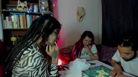 Snapshot of nana_cirkuss chatting on 10-08-25, 04:43 Val  online show from 10-08-25, 04:43