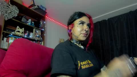 Snapshot of nana_cirkuss chatting on 10-09-25, 05:16 Val  online show from 10-09-25, 05:16
