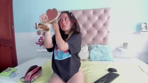 Snapshot of nana_s chatting on 11-17-25, 04:46 nana_s online show from 11-17-25, 04:46