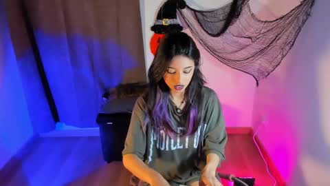 Nana  Natalia online show from 10-27-25, 10:58