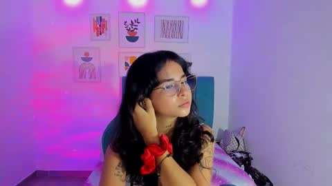 nanami_owo online show from 10-15-25, 04:01