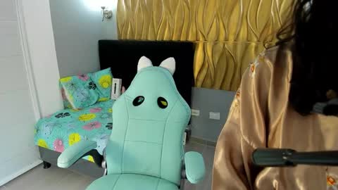 nanami_owo online show from 10-19-25, 06:03