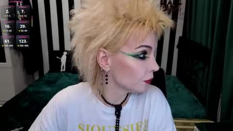 Nancy online show from 11-09-25, 01:04