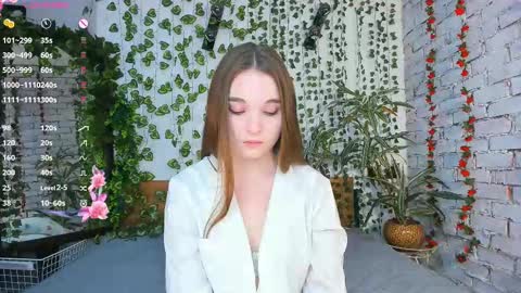 Luna online show from 02-24-25, 06:27