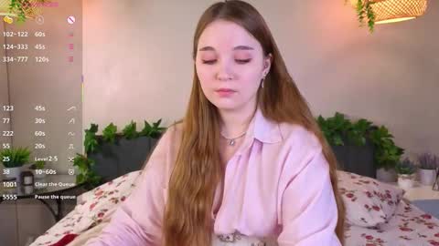 Luna online show from 12-02-25, 05:13