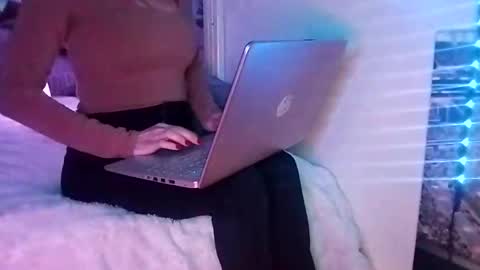 nancyybonita online show from 01-18-25, 02:36