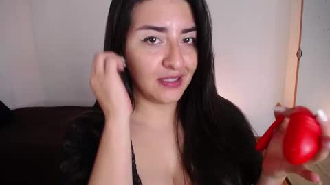 Snapshot of nani_gutierrez chatting on 02-25-26, 07:12 Nani online show from 02-25-26, 07:12