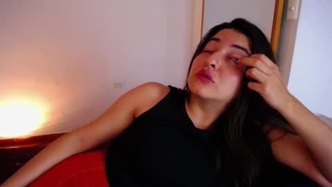 Snapshot of nani_gutierrez chatting on 03-15-26, 12:38 Nani online show from 03-15-26, 12:38