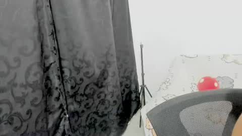  Naoko  online show from 12-22-25, 12:07