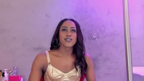 Snapshot of naomi__blair chatting on 06-13-26, 02:42 Naomi Blair online show from 06-13-26, 02:42