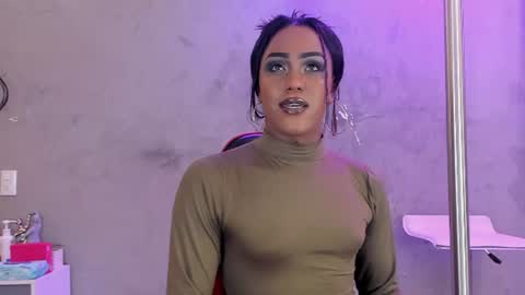 Snapshot of naomi__blair chatting on 06-14-26, 03:08 Naomi Blair online show from 06-14-26, 03:08