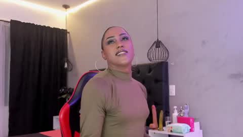 Snapshot of naomi__blair chatting on 07-25-26, 03:26 Naomi Blair online show from 07-25-26, 03:26