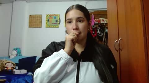 naomi_d online show from 03-11-25, 10:42