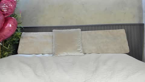 Naomi  online show from 02-18-25, 10:36