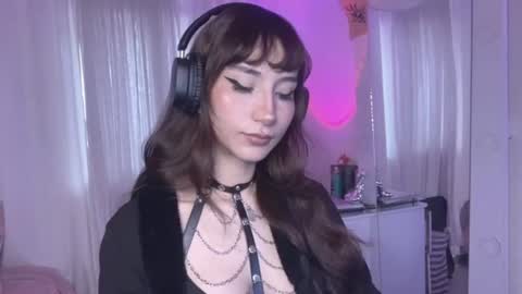 Snapshot of naomi_gyal chatting on 07-08-26, 01:15 Naomi online show from 07-08-26, 01:15