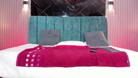 Naomi online show from 04-28-26, 12:21